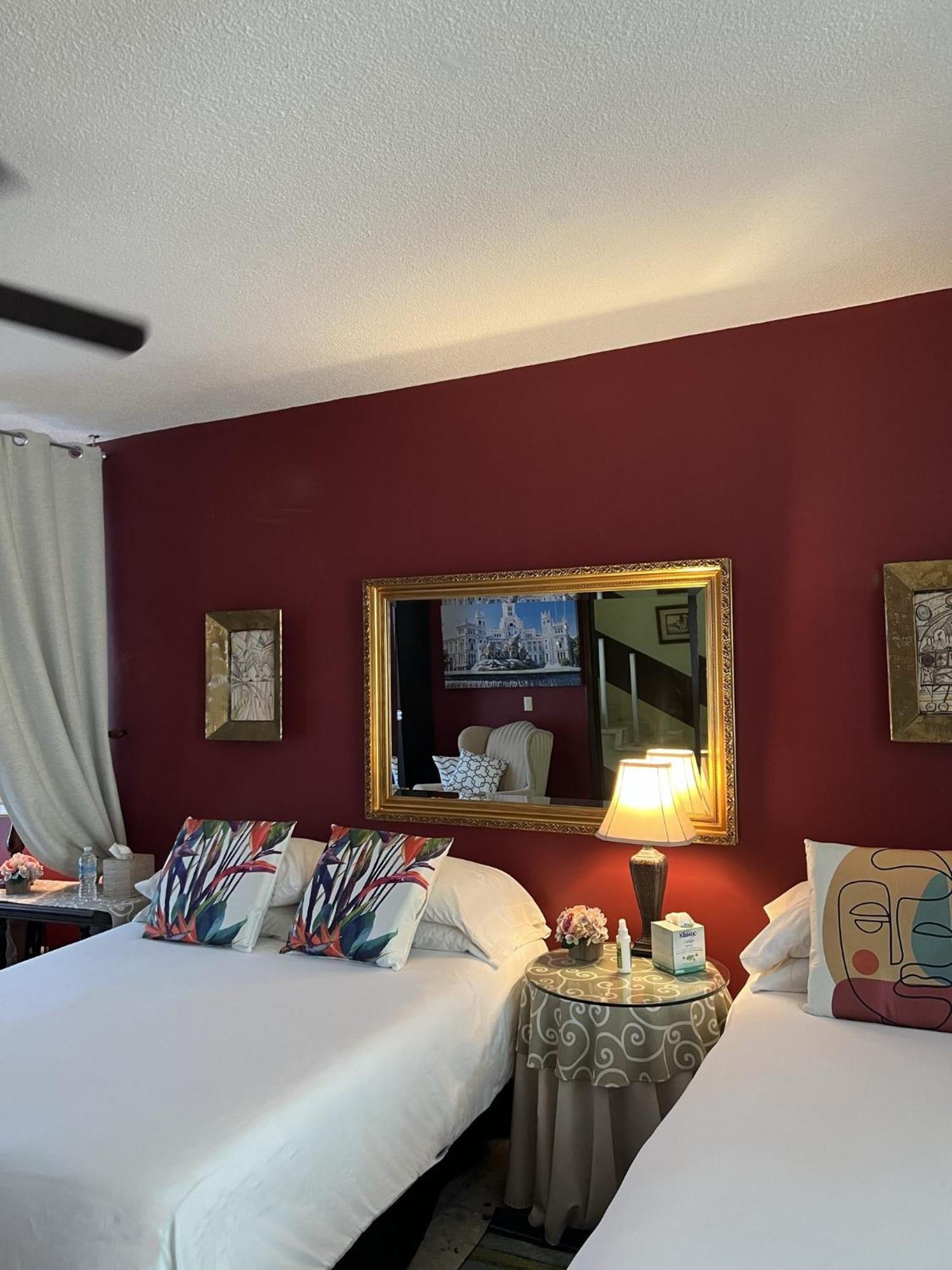 Dickinson Guest House, Guadalajara Expo エクステリア 写真